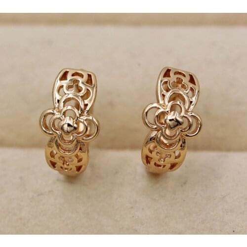 Simplicity Jewelry New Trendy Design Flower Hoop Earrings For Womens earrings Gold Earring for Wedding accessories Gift