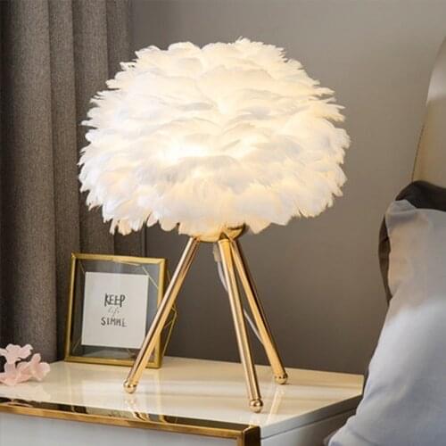 Nordic Feather Table Lamp Modern Bedroom Decorative Bedside Lamp Led Feather Lights Creative Girl Room Mushroom Lamp