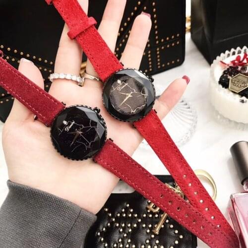 Fashion Cool Patterns Lightning Watches for Women Multi Cutted Crystal Star Glass Wrist watch Waterproof Fur Leather Strap Watch