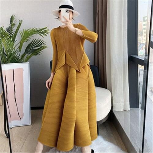 Miyake pleated suit fashionable and comfortable flower bud skirt t-shirt two-piece ruffled top and pleated lace skirt for women