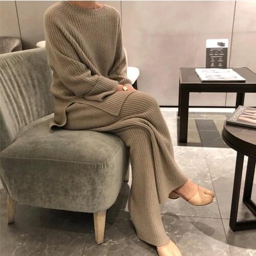 2020 new womens knitted suit loose casual simple and comfortable round neck long sleeve sweater trousers two-piece suit