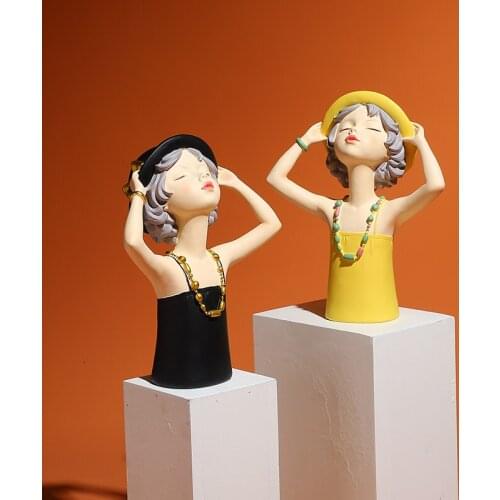 Resin Sculpture Female The Statue Crafts Office Desk Furnishings Room Decoration