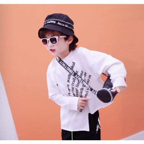 Childrens ride boys 2020 spring loose loose lazy wind T-shirt Korean version of the letter printed base coat tide t