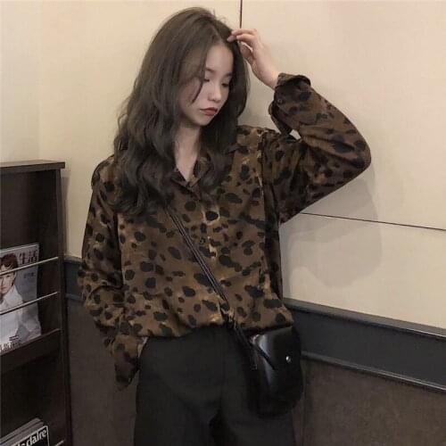 Autumn and winter new niche retro pearlescent low-key silky leopard shirt loose fashion blouse women