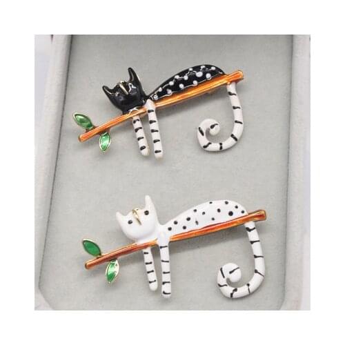 2021 New Creative Dripping Oil Lazy Cat Sitting On The Tree Enamel Cute Cartoon Animal Clothing Bag Brooch Accessories For Women