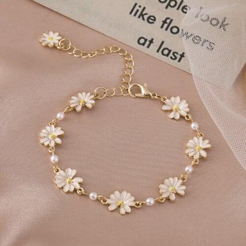 IOY IRENE Fashion Cute Romantic White Flowers Pearl Chrysanthemum Bracelets For Women Elegant Temperament Jewelry Accessories