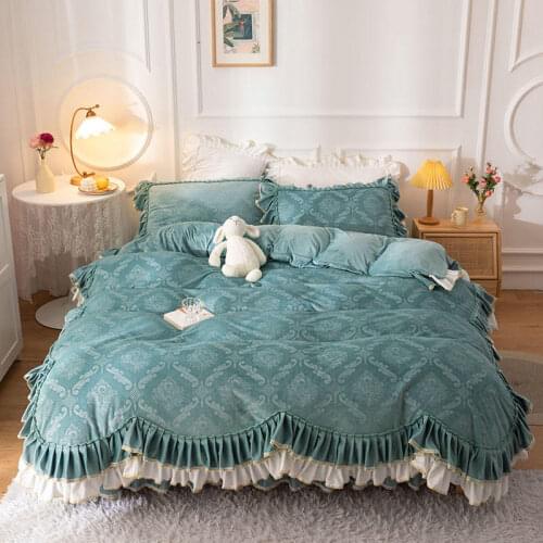 2020 new products Warm embossed crystal velvet AB side Bed skirt Pillowcases 4Pcs Luxury Double lace Princess bedding