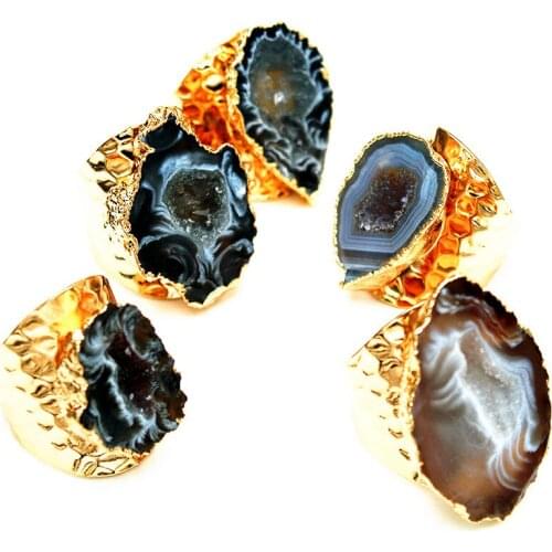 High Quality Natural Stone Ring Polished Gold Irregularity Crystal Semi Gem Ring for Unisex Fashion Elegant Adjustable Knuckle