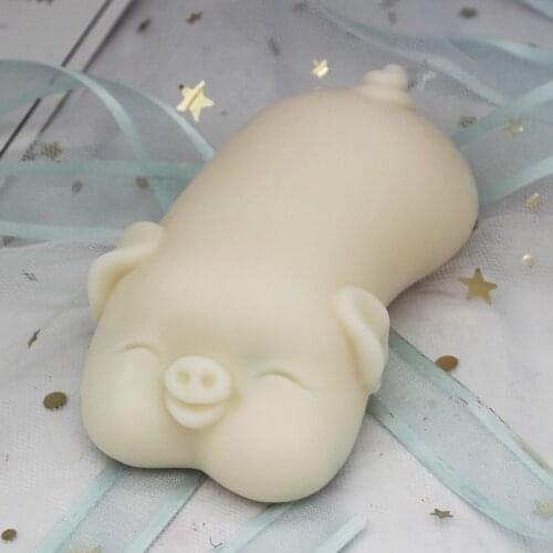 C1290 new large stupid pig handmade soap mold chocolate mold cake mold cookie mold silica gel baking mold