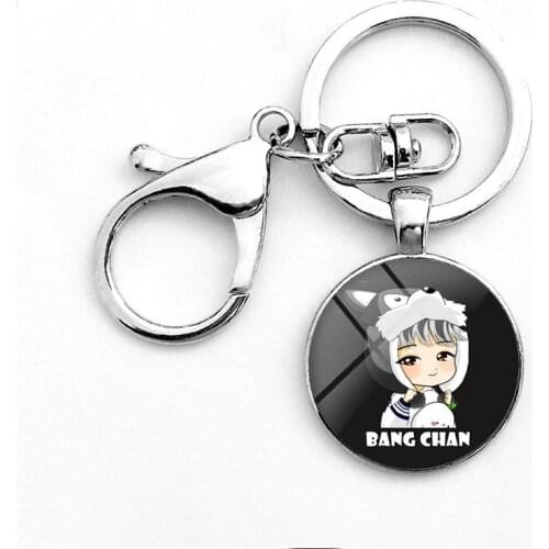 Kpop Stray Kids Cartoon keychain Cute figure kawaii photo Metal key chain Cartoon stray kids pendant straykids kpop wholesale