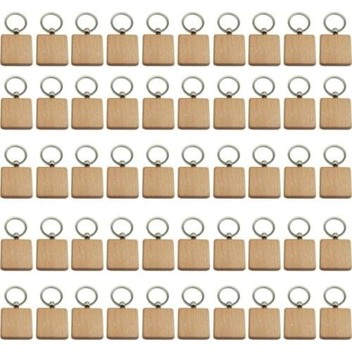 50Pcs DIY Blank Wooden Keychain Square Carved Key Ring Wooden Key Ring 40 x 40 mm