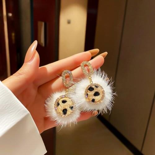 Summer new personality creative pompom pendant earrings luxury fashion prom party earrings for women holiday gifts