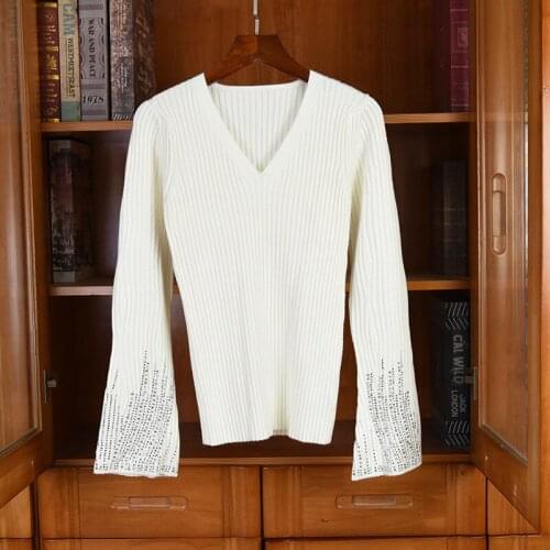 2021 Autumn Winter Fashion Pullover Sweaters High Quality Women V-Neck Crystal Beading Deco Long Sleeve Black White Jumpers