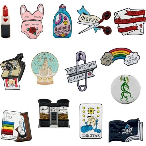 Camera Record Scissors Lipstick Enamel Pin Fashion Crystal Ball Rainbow Bikini Playing Card Astronaut Brooches King Queen Pins