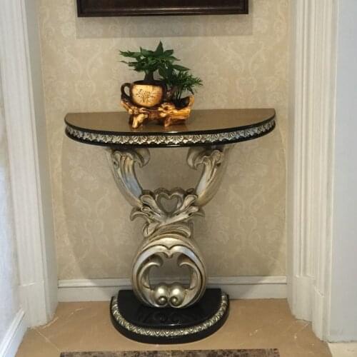 Only beautiful petals decorates porch stage desk. Fashion article table a few. Place for you to view Taiwan classical case