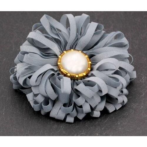 Delicate Cutting Fabric Handmade Daisy Flower Golden Plate Venetian pearl Brooch Pins Corsage Women Cloth Art Accessory Jewelry