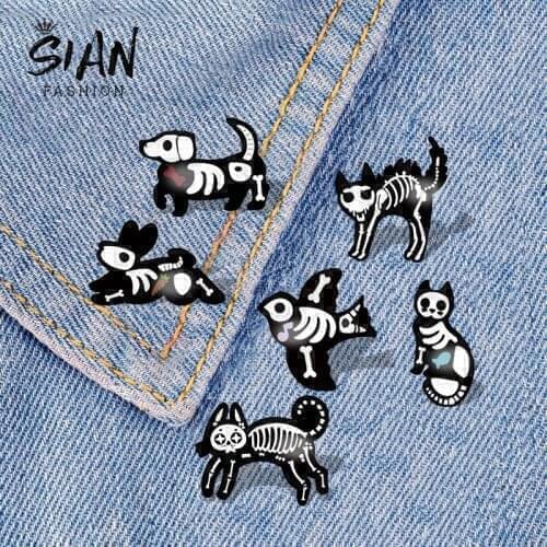 Animal Skeleton Acrylic Brooches Cat Dog Bird White Bone Badge Handmade Art Photo Denim Collar Backpack Icon Lapel Pin Jewelry