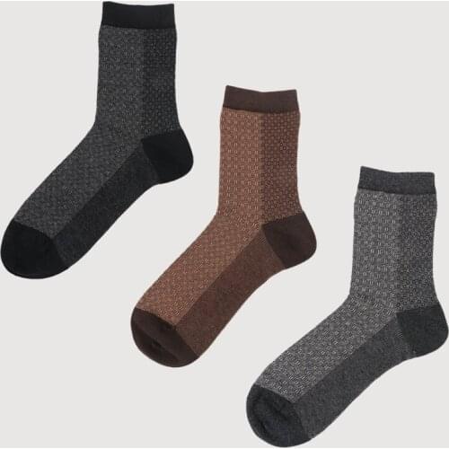 DONG AI comfortable casual small cube socks for men hand linking used for all seasons breathable medium and high-grade