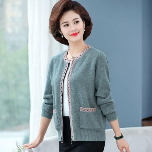 Middle-aged mothers wear spring autumn new fashion sweater jacket women 2020 Solid color Loose zipper sweater short sweater 7a