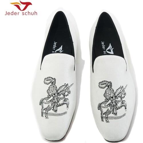 Jeder Schuh New Shoes Men Loafer Medieval Knight Embroidery In Italian Design With Replaceable Colours Smoking Slippers