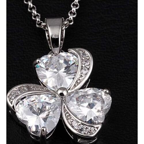 Clover-shaped mosaic quality zircon gold color retention necklace pendant Allergy
