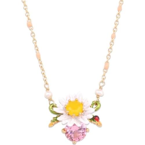 European and American fashion items new simple white daisy handmade enamel flower clavicle chain niche personality necklace