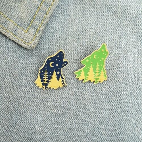 Timber Wolf Head Enamel Pins Custom Starry Night Forest Brooches Lapel Badge Bag Cartoon Animal Jewelry Gift for Friend Kids