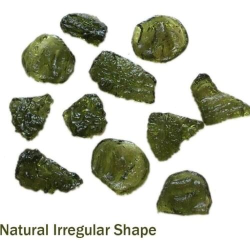 1pc Natural Crystal Green Gem Moldavite Stone Necklace Pendant Meteorite Impact Glass Necklace Pendant Jewelry Gift