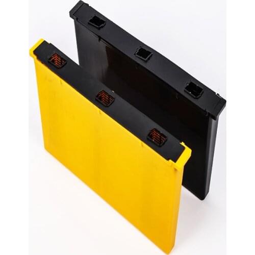 1 pcs Bee feeder Multifunctional bee feeder Automatic bee feeder Bee feeding tools Beekeeping tools Feeder