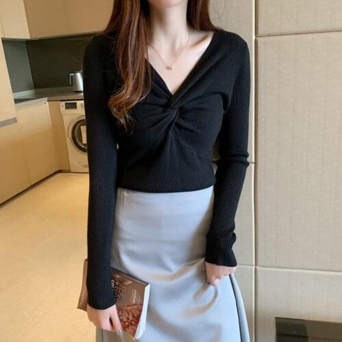 A long-sleeved / short-sleeved 2019 autumn and winter new v sweater women self-fitting bottom sweater pullover tights