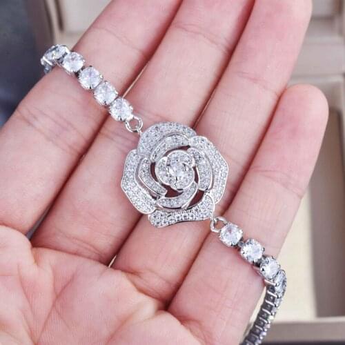Romantic Hollow Flower Jewelry Fashion Camellia Bracelet Inlay Full Shine Zircon Womens Wedding Engagement Elegant Accessories