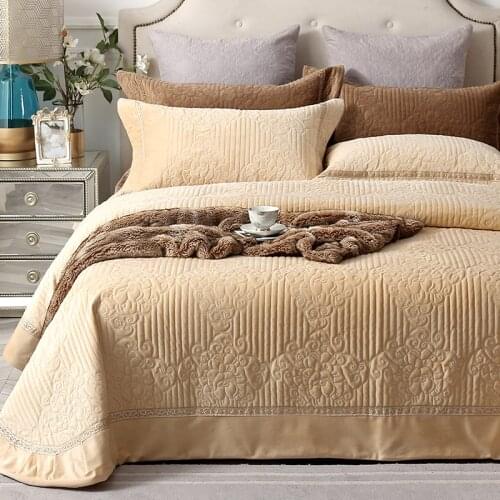 Luxury European Style Fleece fabric Quilt sets Bedspread Pillowcases Double Bed Sheet Bed Cover blanket 245X245cm 3pcs