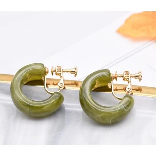 2020 Korean New Design Geometric C-shaped Acrylic Hoop Clip on Earrings with Charm for Non Pierced Women Ear Clips Jewelry Gift