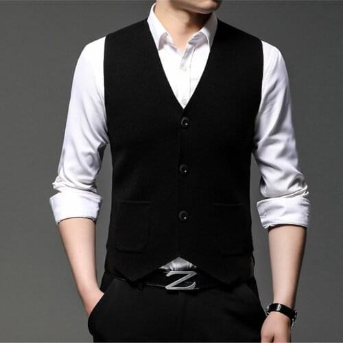 Mens sweater vest V-neck sleeveless knitted cardigan vest with pockets three-button slim-fit sweater vest suitable for business