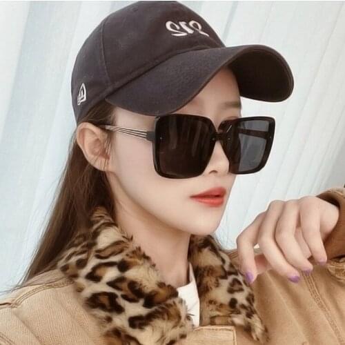 Fashion Oversized Sun Glasses Women Square Plastic Glasses Frame Classic Luxury Men Sunglasses Trendy Eyeglasses UV400