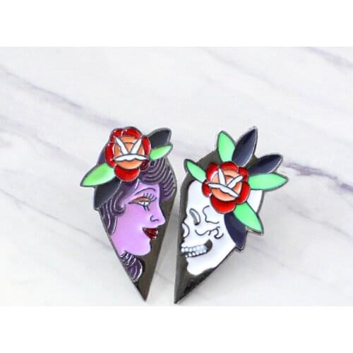 Love Heart 2 petals Flower Lady Skull Black Brooch Queen and Skeleton Lovers Enamel Pin Leather Punk Badge Couple Friends Gifts