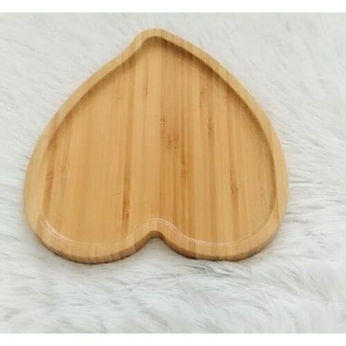 2 Pcs Bamboo Heart Shape Dessert Plate Practical Serving Tray Fruits Dish Food Platter for Home Party (2 Size, Each Size 1pc)