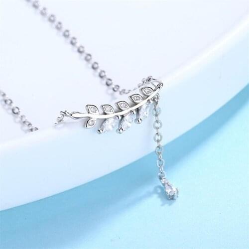 Oly2U Chokers On The Neck