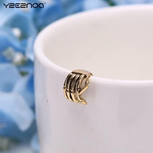 1pcs Unisex Punk Ear Clip Simple Design Gold Skeleton Finger Hand Ear Cuff Stainless Steel Round Earring Ear Stud New Arrival