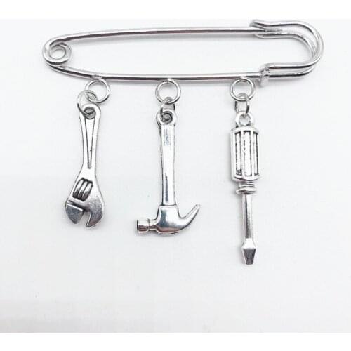 Fashion New Mini Pliers Screwdriver Hammer Wrench Tool Brooch Repairman Commemorative Jewelry Creative Personality Brooch Gift