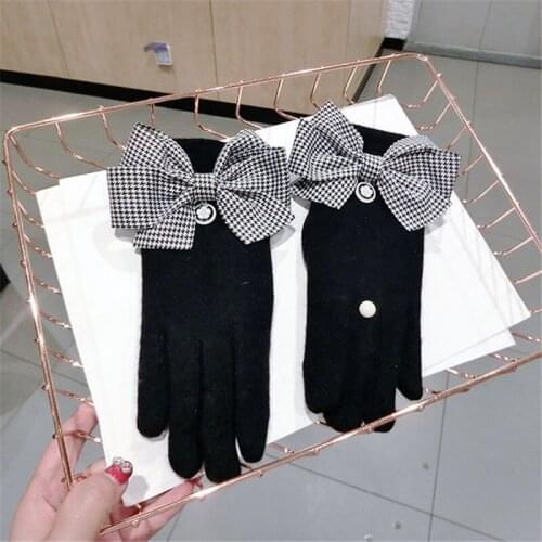 New Plaid Bow Flower Pendant Women Winter Gloves Touch Screen Cashmere Wool Gloves Warm Black Mittens Female Five Finger Gloves