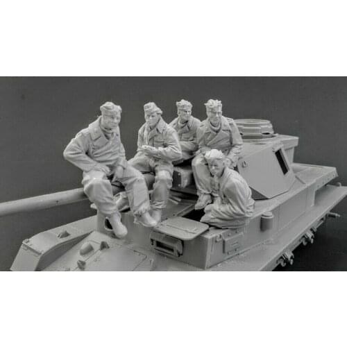 Unassambled 1/35 ancient Panzer Crews (5 figures) (NO TANK )Resin figure miniature model kits Unpainted