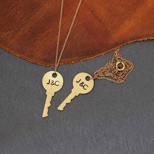 HUHUI Custom Letter Necklace With Key Pendant Personalized Engraved Nameplate Stainless Steel Couple Jewelry Anniversary Gift