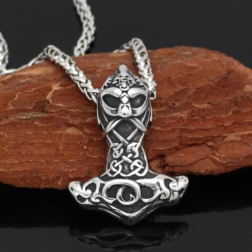 New Retro Celtic Viking Warrior Necklace Pendant Mens Fashion Sliding Metal Pendant Necklace Accessories Jewelry