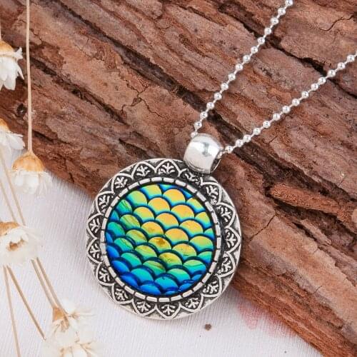 DoreenBeads Handmade Drusy Drusy Resin Cabochon Fish Scale Mermaid Pendant Necklace New Fashion Bohemia Necklace For Woman, 1PC