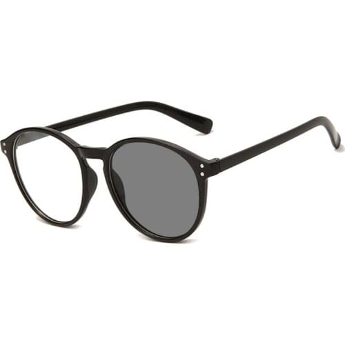 Retro Round Rivets Photochromic Myopia Sunglasses for Women Men Outdoor Travel Driving Nearsighted Spectacles Shortsighted Glass