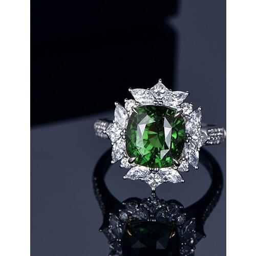 Refined luxury green crystal emerald gemstones diamonds rings for women white gold silver color jewelry bague bijoux party gifts