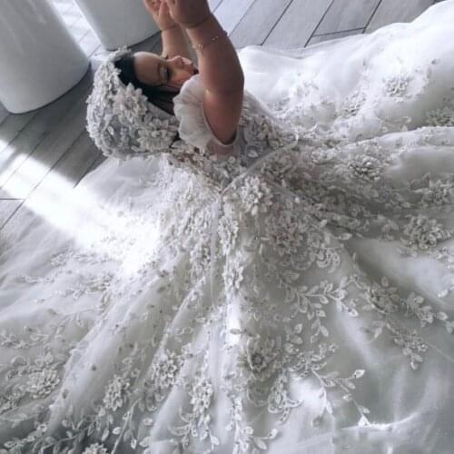 Luxury 2019 New Lace Christening Gowns For Baby Girls Crystal 3D Floral Appliqued Baptism Dresses With Bonnet First Communicatio