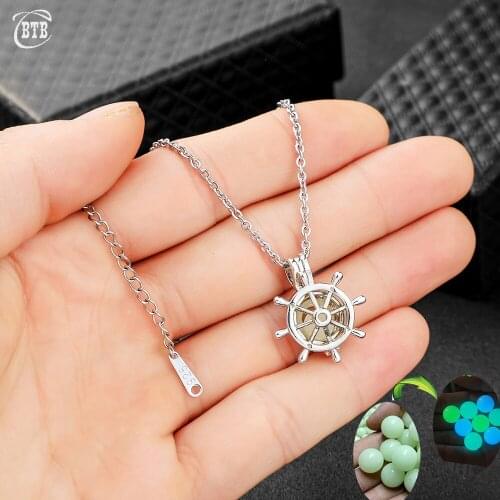 2020 Rudder Pendant Glowing Necklace Gem Charm Jewelry Women Hollow Luminous Stone Rugby Heart Silver Color Collar