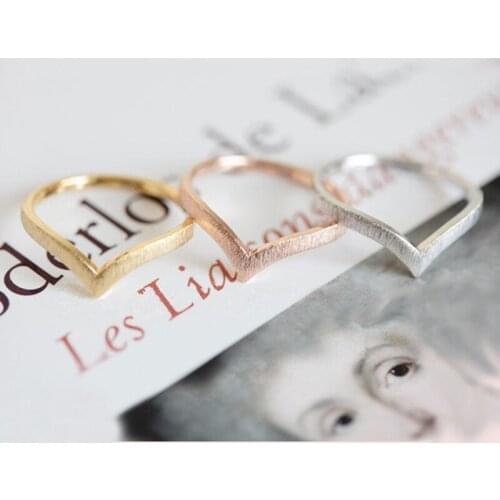 Wholesale 10pc/lot Simple Big V Ring Letter Rings 3 Colors For Women Mens Sailor Anillos Mujer